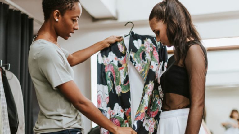 Tips on Becoming a Fashion Stylist